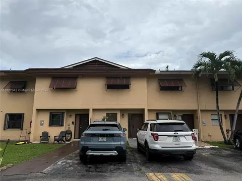 6850 NW 173rd Dr #103, Hialeah, FL 33015