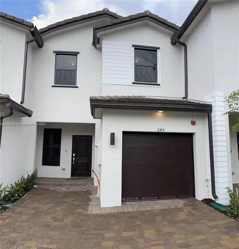 245 SW 159 Ct, Pembroke Pines, FL 33027