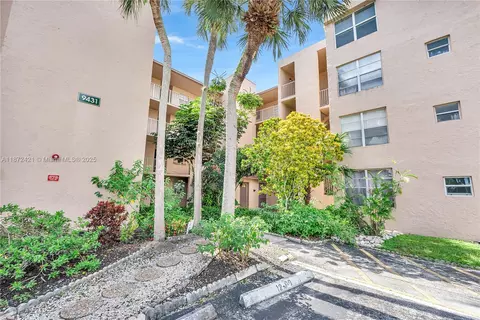 9431 Live Oak Pl #205, Davie, FL 33324