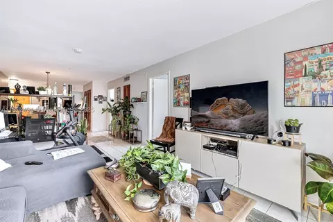 7830 Dickens Ave #202, Miami Beach, FL 33141