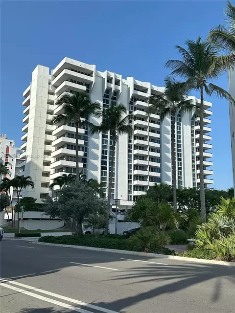 3200 Collins Ave #11-3, Miami Beach, FL 33140