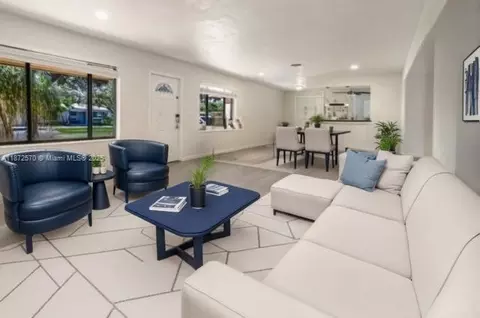 5561 SW 2nd Ct, Plantation, FL 33317