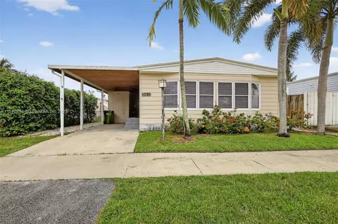 21831 S Heritage Cir, Pembroke Pines, FL 33029