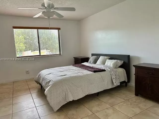 Bedroom - 437 Lakeview Dr #201, Weston, FL 33326 photo 2 of 3