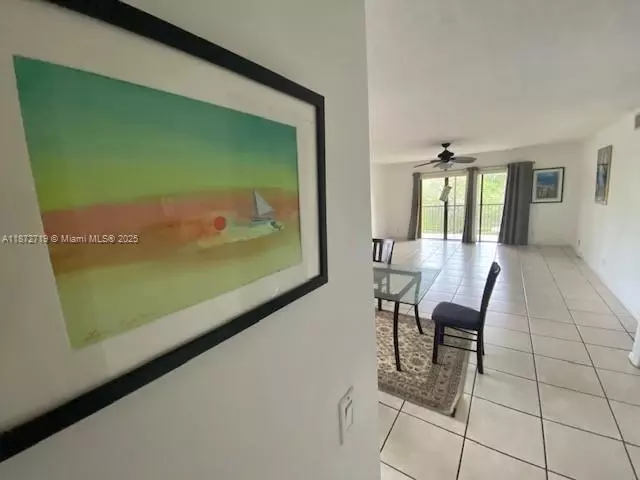 Other - 437 Lakeview Dr #201, Weston, FL 33326 photo 2 of 3