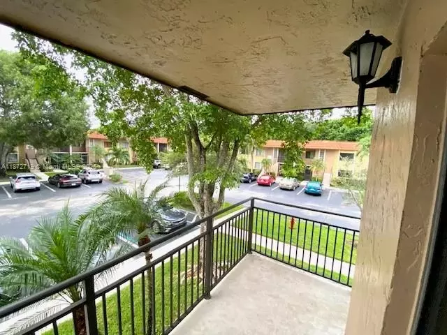 Exterior - 437 Lakeview Dr #201, Weston, FL 33326 photo 5 of 6