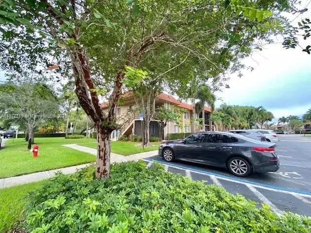 Exterior - 437 Lakeview Dr #201, Weston, FL 33326 photo 6 of 6