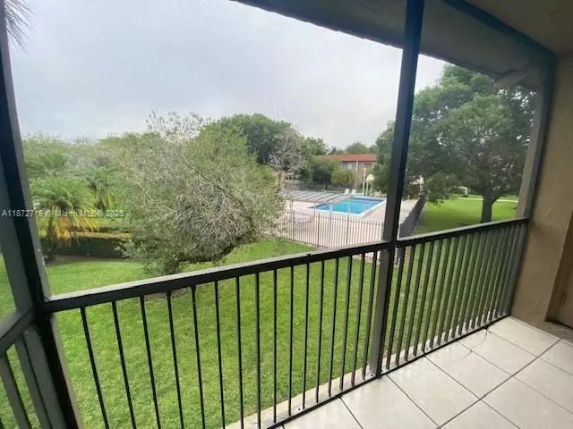 Exterior - 437 Lakeview Dr #201, Weston, FL 33326 photo 2 of 6