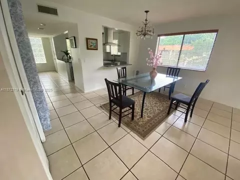 Dining - 437 Lakeview Dr #201, Weston, FL 33326 photo 1 of 2