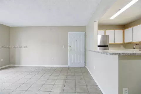 7110 NW 179th St #108, Hialeah, FL 33015