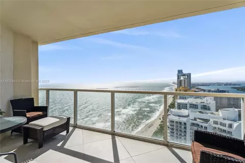 16699 Collins Aveone Self Parking #4110, Sunny Isles Beach, FL 33160