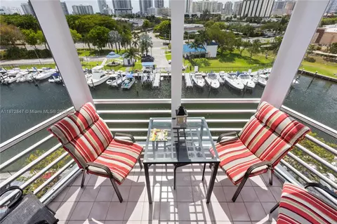 200 Diplomat Pkwy #732, Hallandale Beach, FL 33009