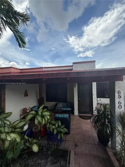 6560 W 2nd Ct #15, Hialeah, FL 33012