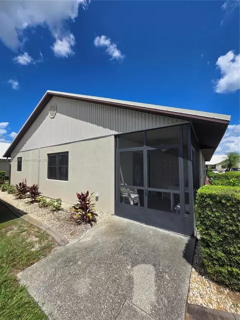 2103 Villaway #2103, Sebring, FL 33876