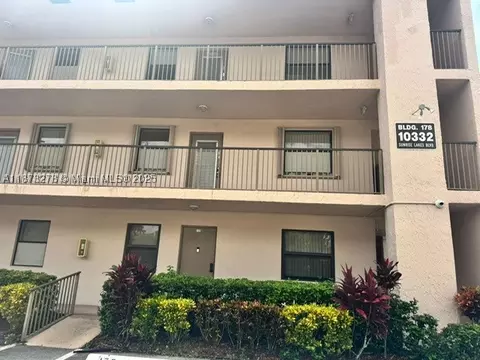 10332 Sunrise Lakes Blvd #106, Sunrise, FL 33322