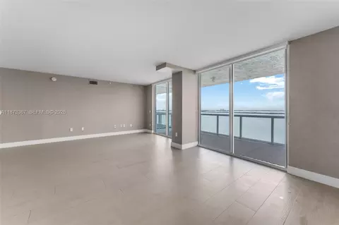 10 Venetian Way #1903, Miami Beach, FL 33139