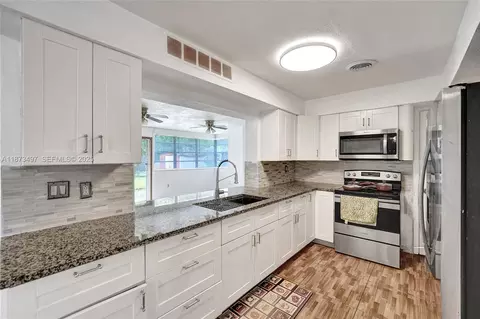 3330 Taft St, Hollywood, FL 33021