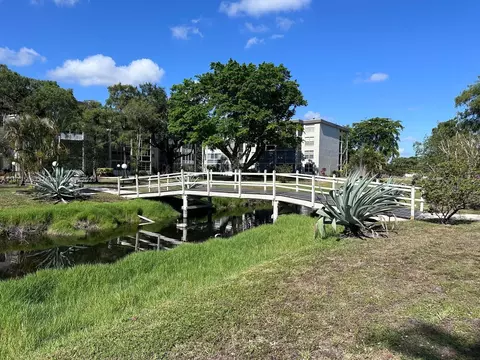 4850 NW 29th Ct #130, Lauderdale Lakes, FL 33313