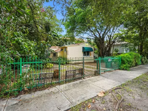 2295 SW 16th Ct, Miami, FL 33145