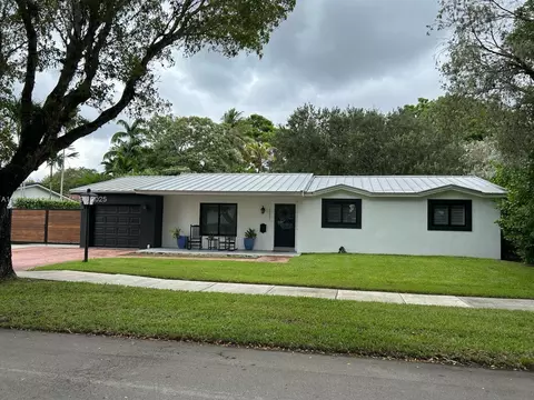 10261 SW 109th St, Miami, FL 33176