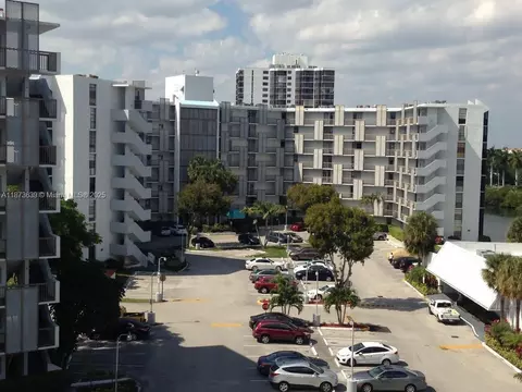 3475 N Country Club Dr #116, Aventura, FL 33180