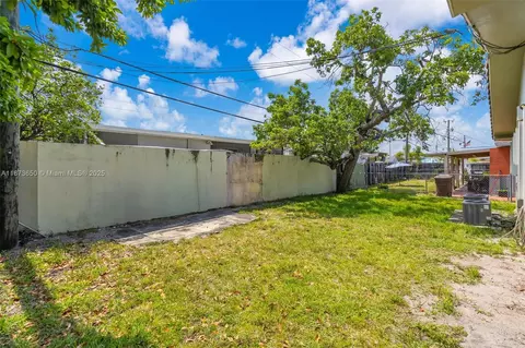 Exterior - 4776 E 10th Ave, Hialeah, FL 33013 photo 1 of 2
