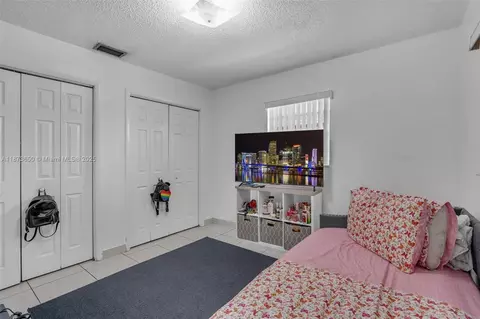 Bedroom - 4776 E 10th Ave, Hialeah, FL 33013 photo 1 of 7