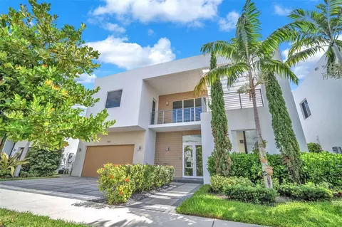 7457 NW 101st Ave, Doral, FL 33178