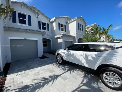 2609 SE 11th St, Homestead, FL 33035