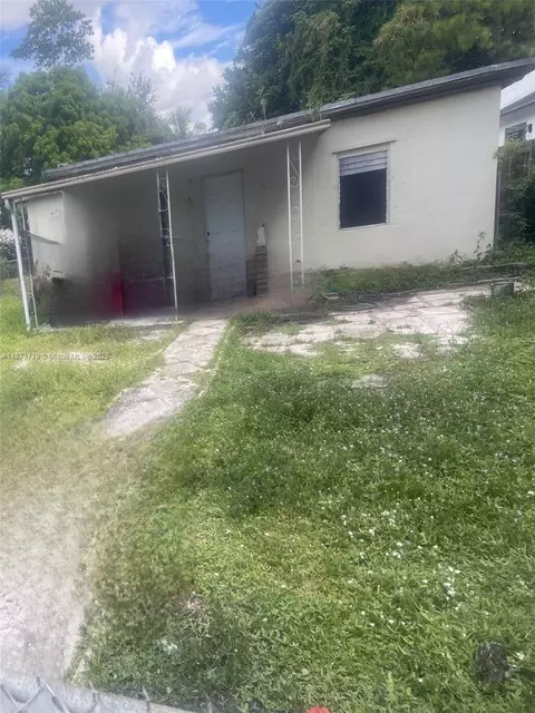 2011 NW 96th St, Miami, FL 33147