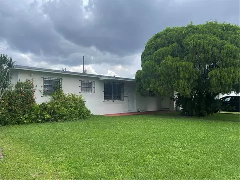 4212 SW 98th Ave, Miami, FL 33165
