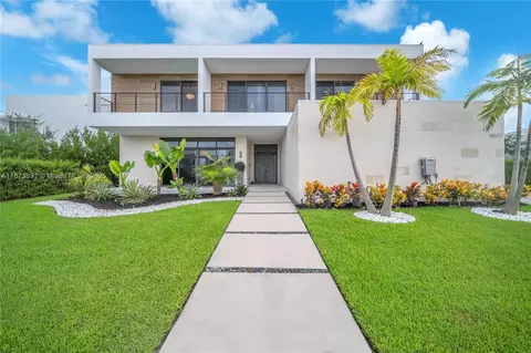 16572 S Botaniko Dr S, Weston, FL 33326