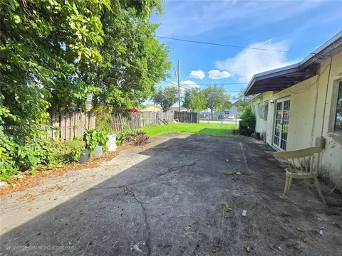 Exterior - 3721 W 5th Ct, Hialeah, FL 33012 photo 1 of 1