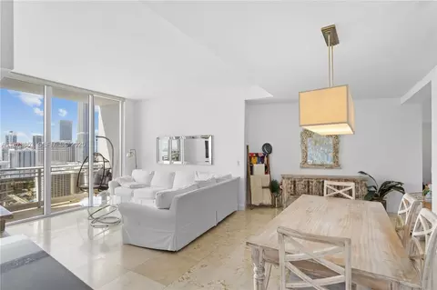901 Brickell Key Blvd #3301, Miami, FL 33131