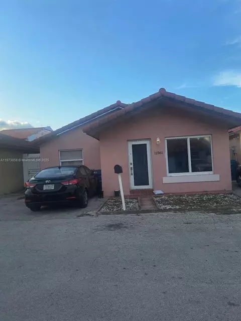 11561 SW 6th St, Sweetwater, FL 33174