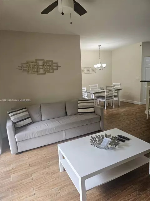 19655 E Country Club Dr #6106, Aventura, FL 33180