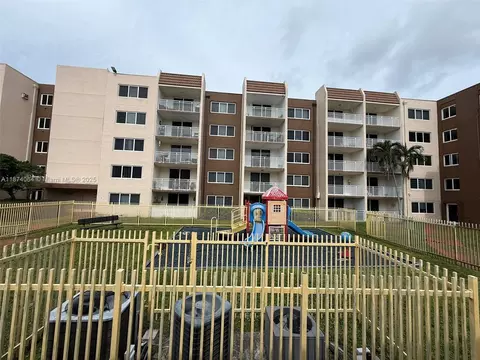 6940 Miami Gardens Dr #1-122, Hialeah, FL 33015