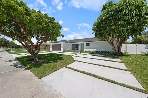 3041 NE 45th St, Lighthouse Point, FL 33064
