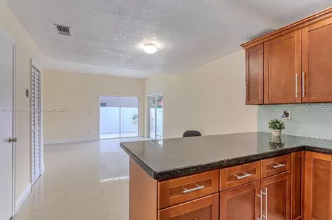 5698 W 25th Ct #5698, Hialeah, FL 33016