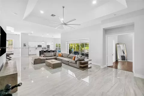 5646 NW 109th Ln, Coral Springs, FL 33076