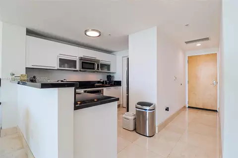 253 NE 2nd St #1907, Miami, FL 33132