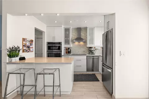 1519 Drexel Ave #402, Miami Beach, FL 33139