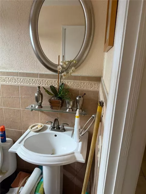 Bath - 6950 W 25th Ave, Hialeah, FL 33016 photo 1 of 3
