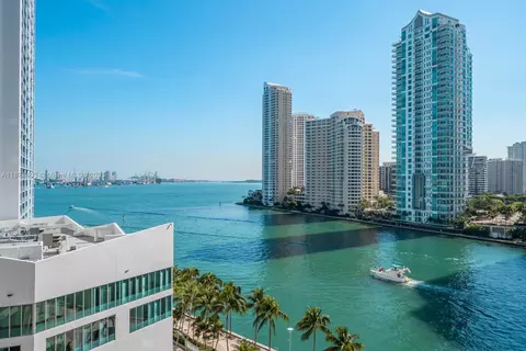300 S Biscayne Blvd #L-1022, Miami, FL 33131