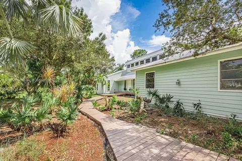 4882 SE Bayshore Ter, Stuart, FL 34997 photo 2