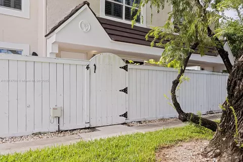 4550 SW 68th Ct Cir #54-8, Miami, FL 33155