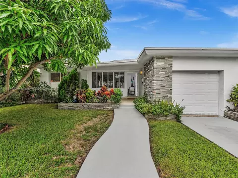 8866 Dickens Ave, Surfside, FL 33154