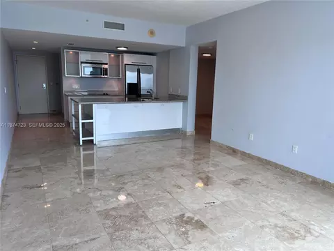 185 SW 7th St #4204, Miami, FL 33130