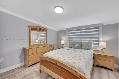 Bedroom - 2301 Yellowtail Dr, Marathon, FL 33050 photo 4 of 13