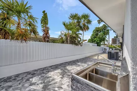 Exterior - 2301 Yellowtail Dr, Marathon, FL 33050 photo 2 of 24